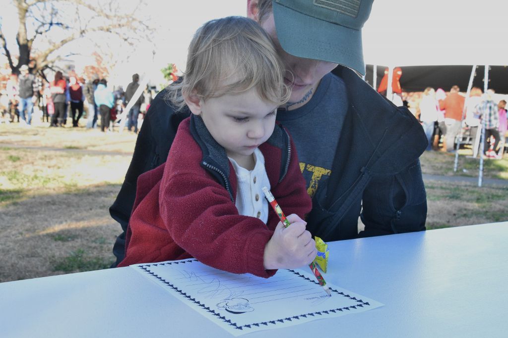 tree lighting 11-2019 071 (1024x683).jpg
